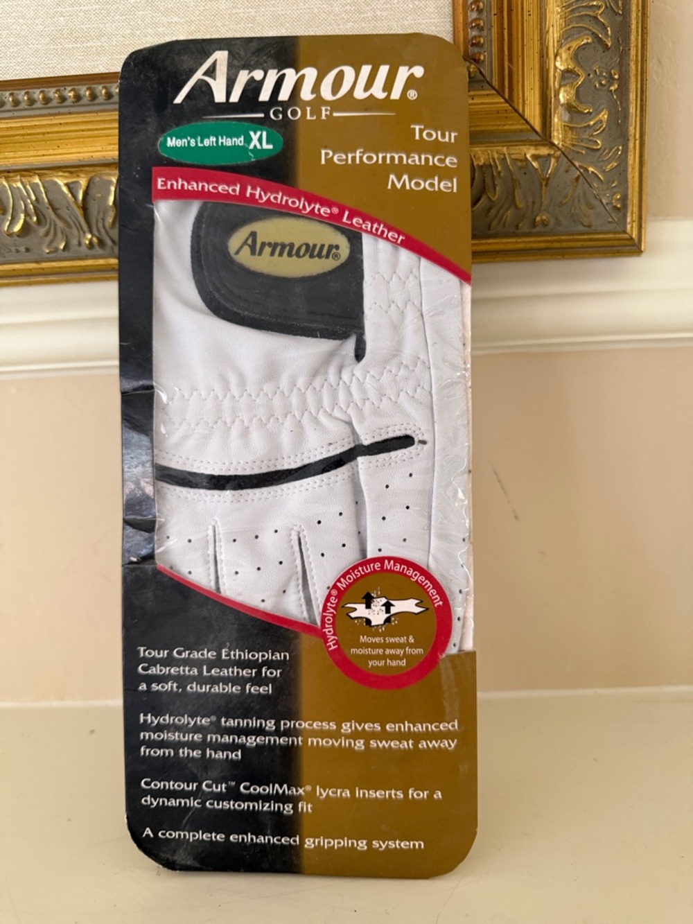 NEW Armour Golf Left Hand XL Tour Performance Golf Glove- White with Black Trim